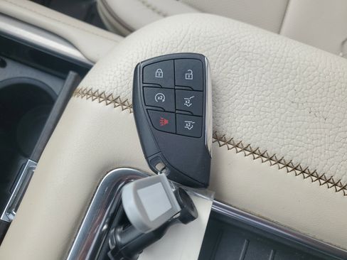 Used 2023 GMC Yukon XL Denali image 31