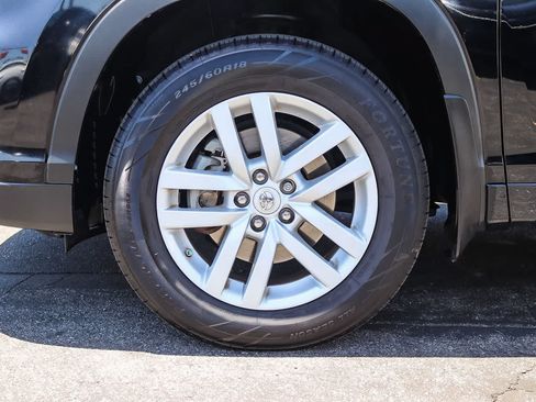Used 2015 Toyota Highlander LE FWD image 10