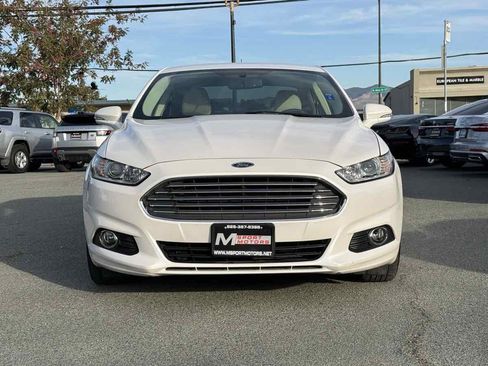 Used 2015 Ford Fusion SE w/ Equipment Group 202A image 2