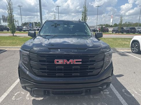 Used 2022 GMC Sierra 1500 Elevation image 2