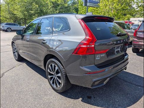 Certified 2025 Volvo XC60 B5 Core AWD/4WD image 8