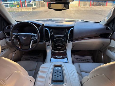 Used 2015 Cadillac Escalade Premium AWD/4WD image 22
