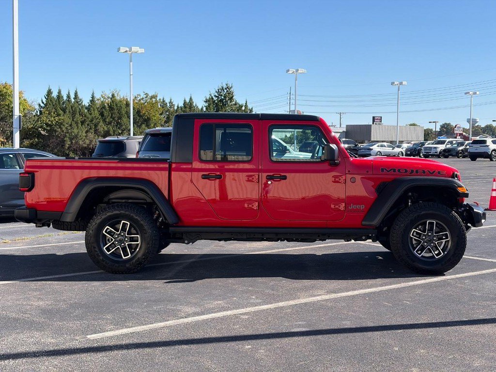 Used 2026 Jeep Gladiator Mojave AWD/4WD image 4