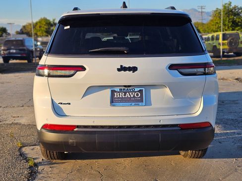 New 2026 Jeep Grand Cherokee L Altitude AWD/4WD image 6