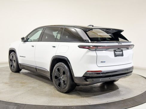 Used 2024 Jeep Wagoneer Launch Edition image 9