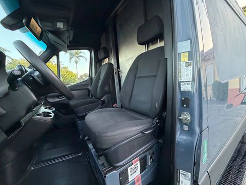 Used 2019 Mercedes-Benz Sprinter 144 image 17