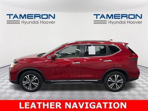 Used 2017 Nissan Rogue SL image 2
