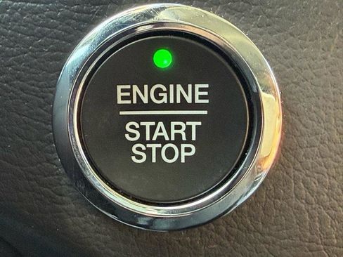 Used 2021 Ford Edge SEL image 17