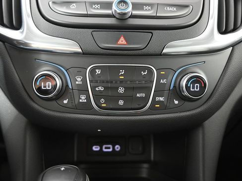 Used 2020 Chevrolet Equinox LT AWD/4WD image 29
