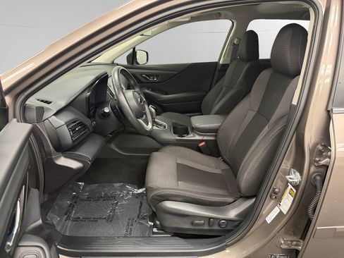 Used 2023 Subaru Outback Premium AWD/4WD image 9