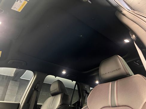 Used 2025 Honda Pilot Black Edition image 6