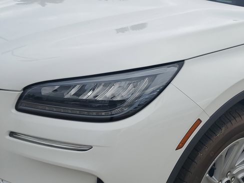 New 2025 Lincoln Corsair FWD image 17