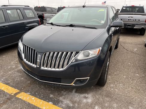 Used 2013 Lincoln MKX AWD image 4