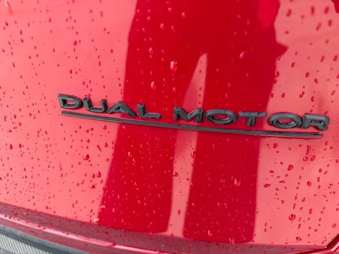 Used 2022 Tesla Model Y Performance AWD/4WD image 28