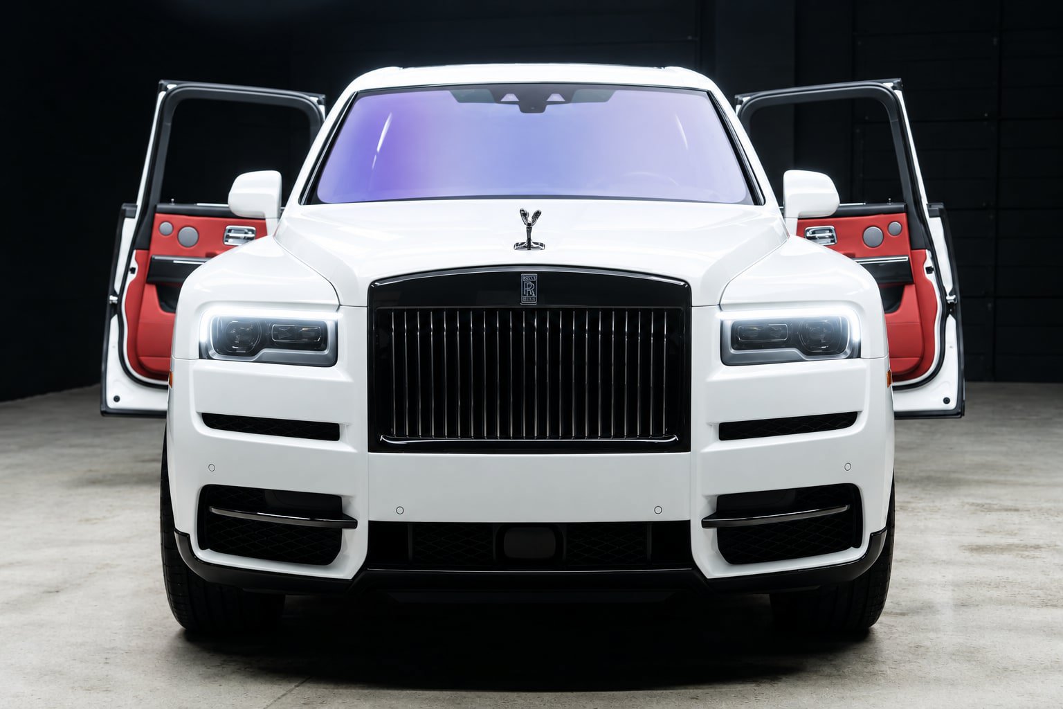 Used 2023 Rolls-Royce Cullinan Black Badge AWD/4WD image 3