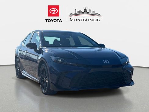 Used 2026 Toyota Camry SE w/ Convenience Package image 1