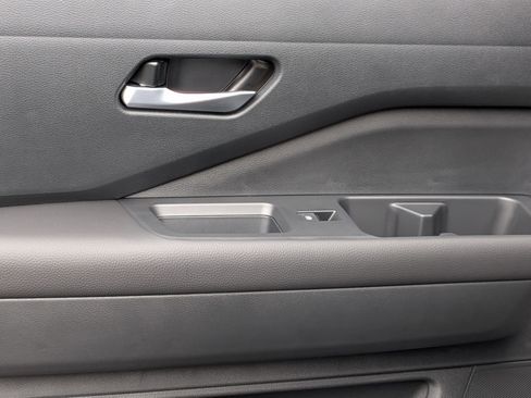 New 2026 Nissan Pathfinder SL image 25