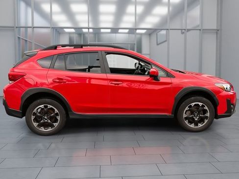 Used 2023 Subaru Crosstrek 2.0i Premium image 2