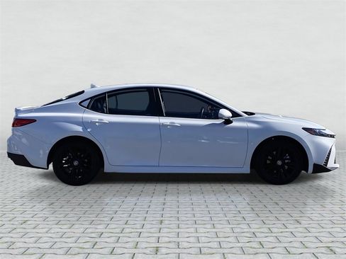 Certified 2025 Toyota Camry SE image 8