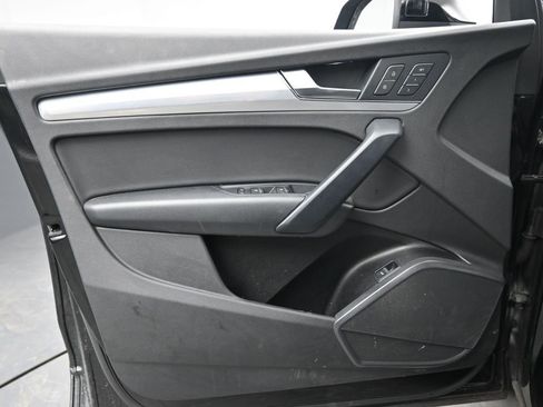 Used 2020 Audi Q5 2.0T Premium w/ Titanium Sport Package image 26