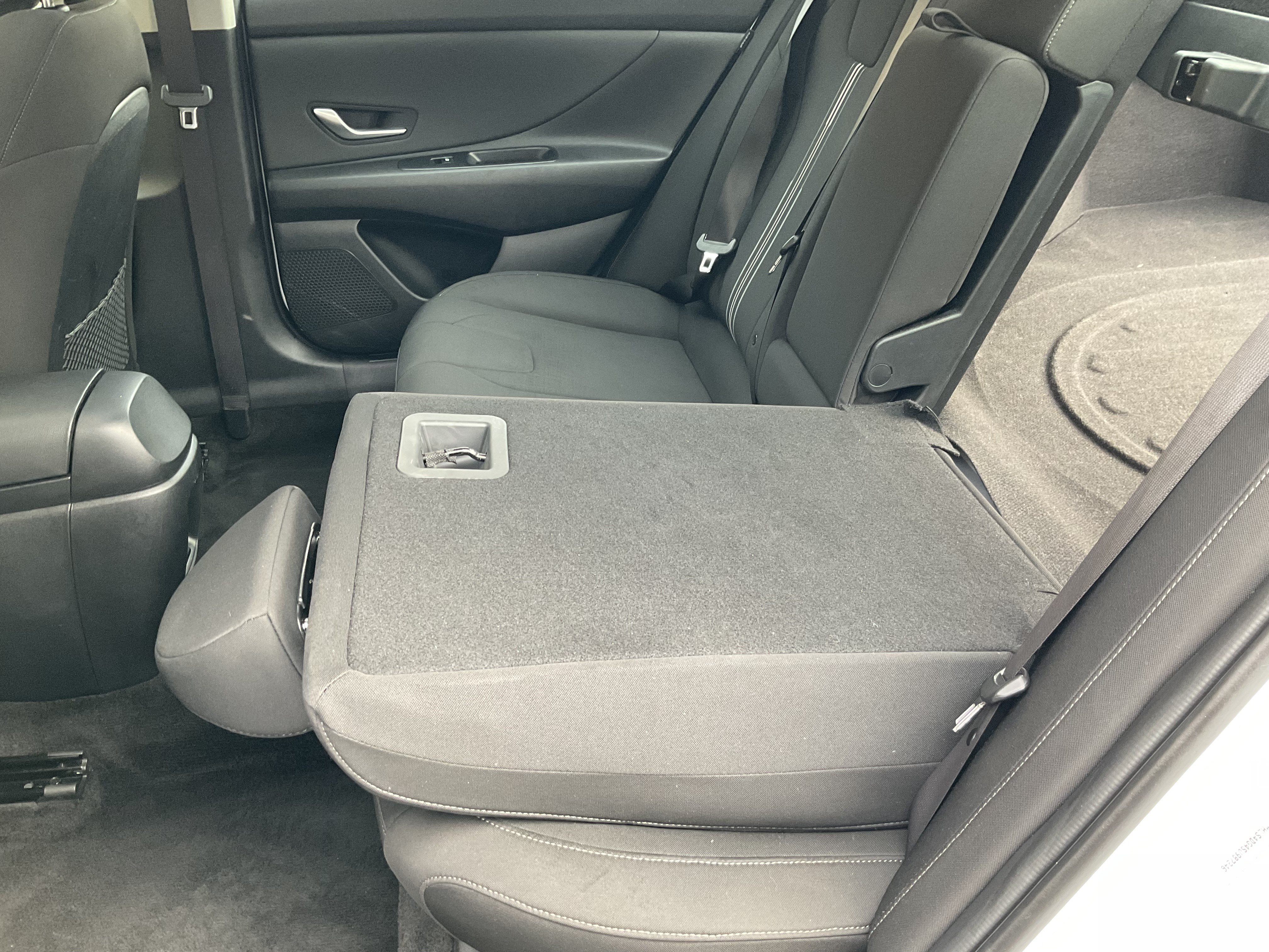 Used 2025 Hyundai Elantra SEL FWD image 39