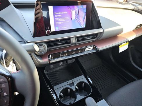 New 2026 Toyota Prius SE image 30