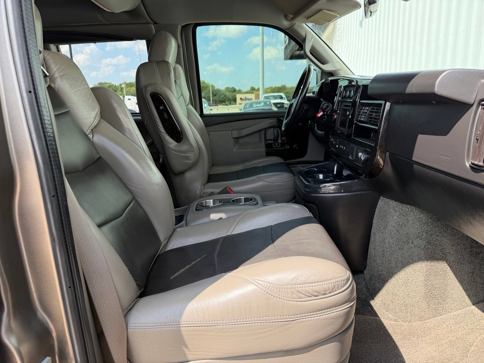 Used 2020 GMC Savana 2500 Extended w/ Enhanced Convenience Package RWD image 36