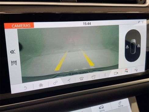 Used 2020 Land Rover Range Rover Evoque SE image 22