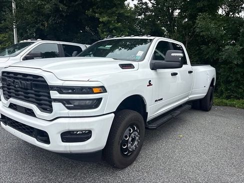 New 2026 RAM 3500 Big Horn AWD/4WD image 17
