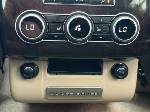 Used 2014 Land Rover Range Rover HSE AWD/4WD image 19