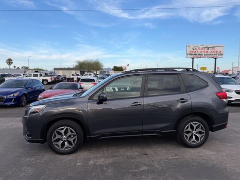 Used 2022 Subaru Forester Premium w/ Popular Package #1 AWD/4WD image 3