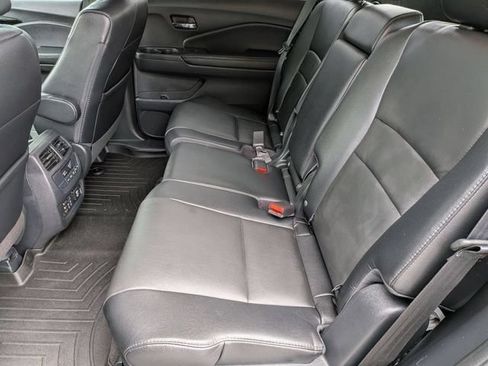 Used 2018 Honda Pilot Touring image 29