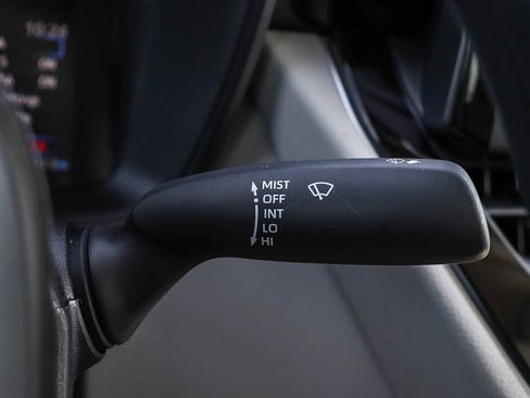 Used 2022 Toyota Corolla Cross L AWD/4WD image 29