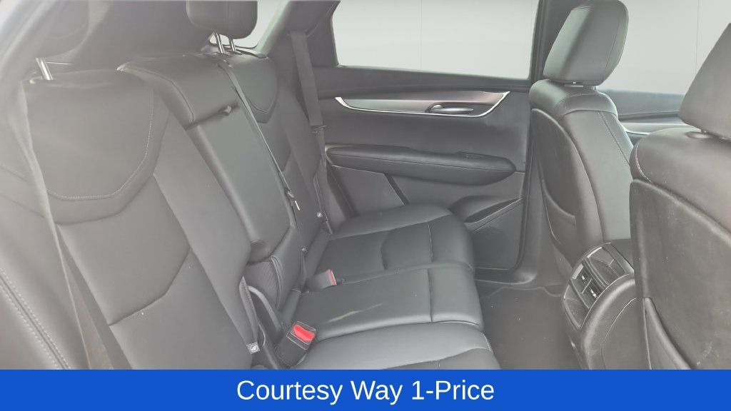 Used 2023 Cadillac XT5 Luxury FWD image 12