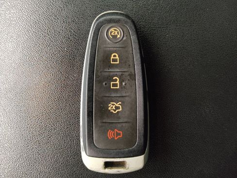 Used 2017 Ford Taurus Limited image 32