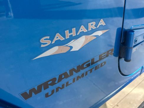 Used 2015 Jeep Wrangler Unlimited Sahara image 8