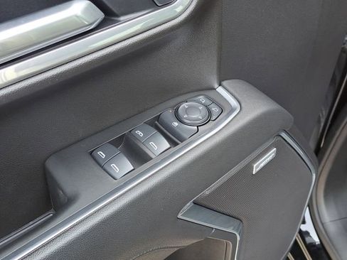 Used 2025 GMC Sierra 1500 Elevation w/ Elevation Premium Package image 17