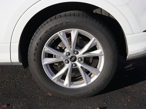 Used 2025 Audi Q3 2.0T Premium image 9