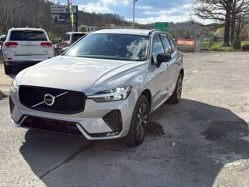 Used 2024 Volvo XC60 B5 Core AWD/4WD image 13