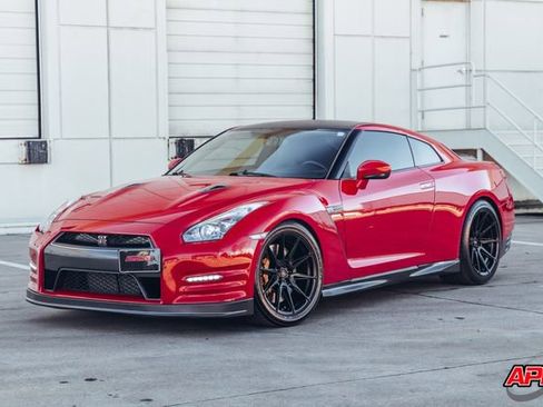 Used 2014 Nissan GT-R Premium image 37