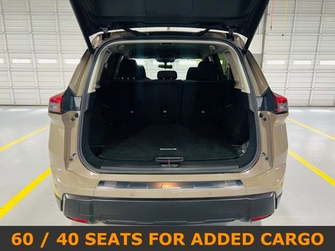 Used 2024 Nissan Rogue SV image 9
