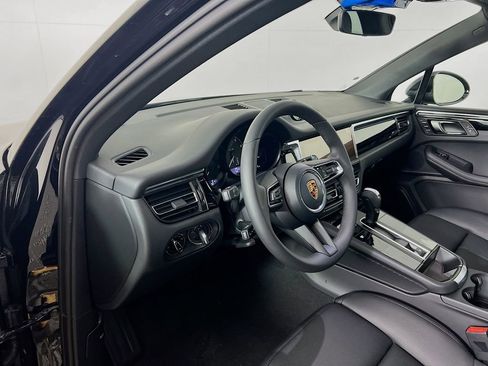 New 2026 Porsche Macan image 4