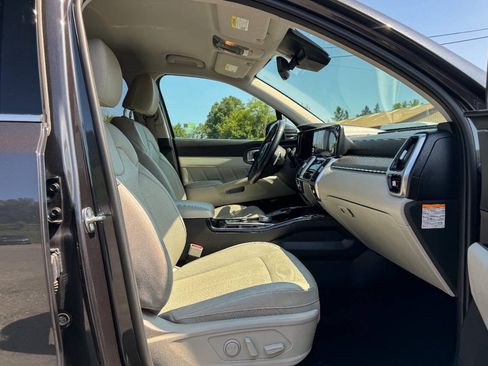Used 2023 Kia Sorento SX Prestige AWD/4WD image 12