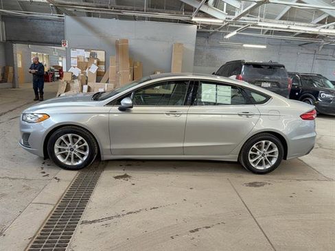 Certified 2020 Ford Fusion SE image 4