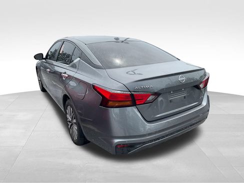 Used 2024 Nissan Altima 2.5 SV AWD/4WD image 5