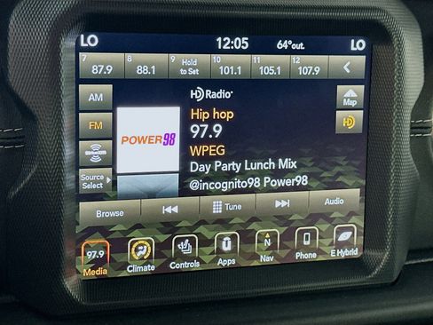 Used 2023 Jeep Wrangler Sahara w/ Cold Weather Group image 21