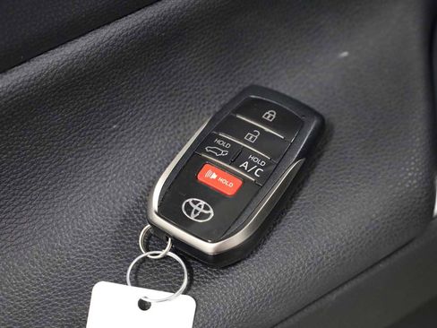 Used 2024 Toyota RAV4 SE image 43