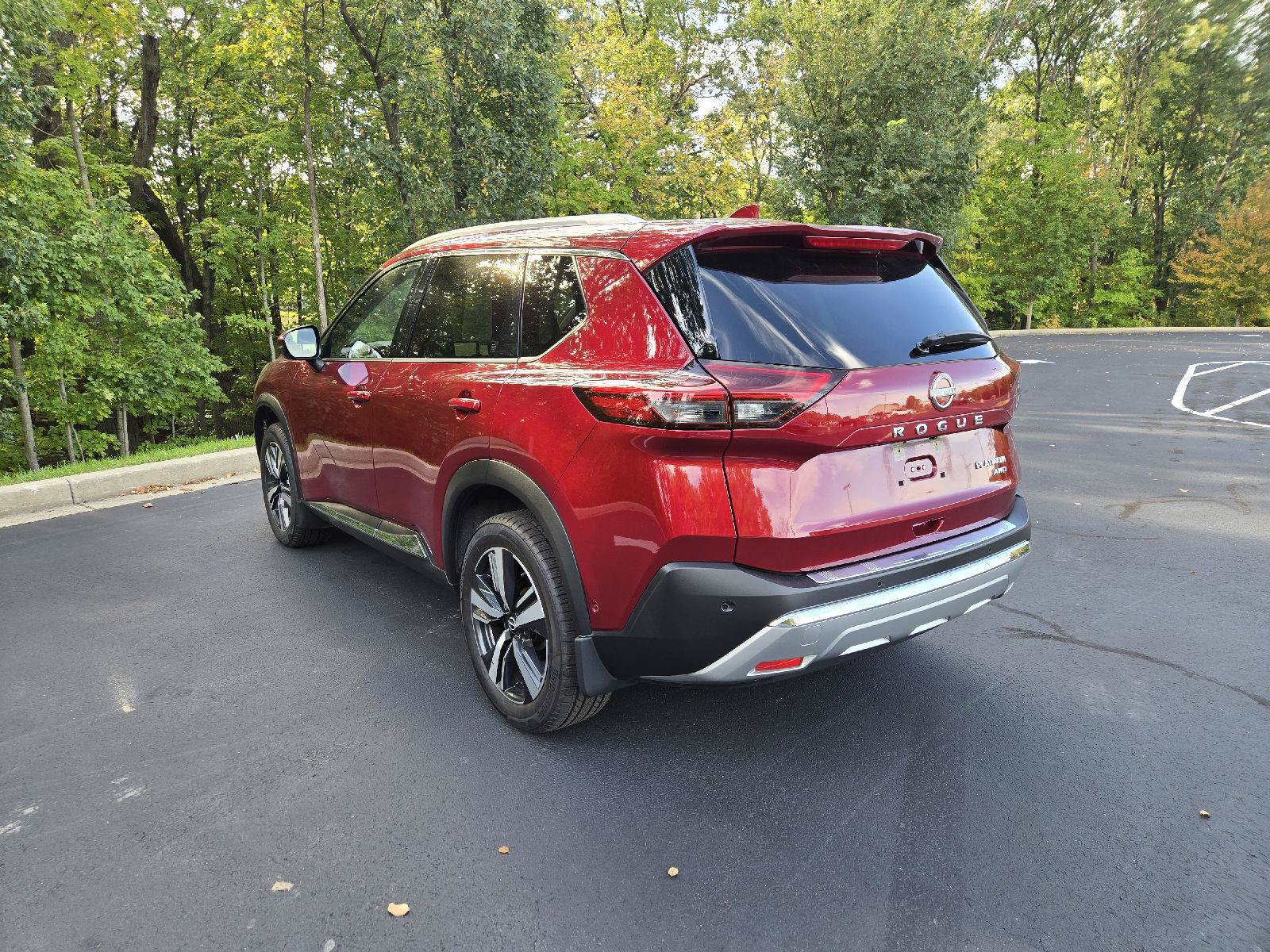 Used 2023 Nissan Rogue Platinum AWD/4WD image 6