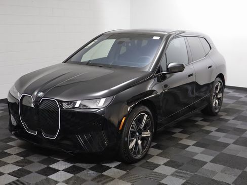 New 2026 BMW iX xDrive60 w/ Executive Package image 2