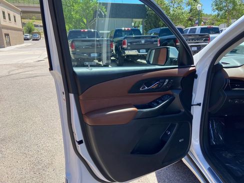 Used 2021 Chevrolet Traverse High Country w/ LPO, Floor Liner Package AWD/4WD image 13